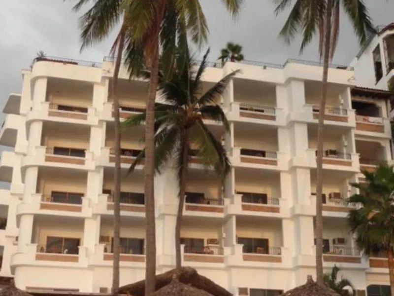 פוארטו ואלארטה Emperador Vallarta Beachfront Hotel And Suites
